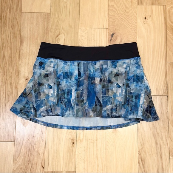 LIKE NEW Lululemon Women’s Play Off The Pleats Mid Rise Skirt - Picture 2 of 4